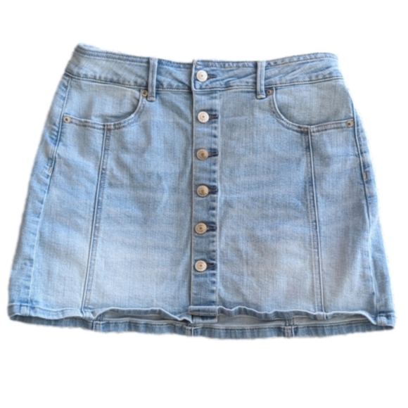 American Eagle Outfitters Dresses & Skirts - American Eagle Lighter Wash Button Down Super Stretch Mini Jean Skirt Size 8